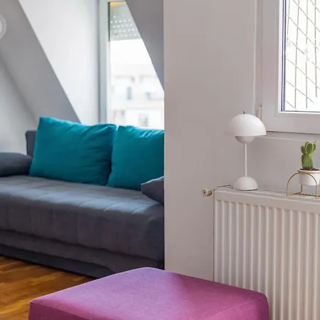 The Cube Apartman