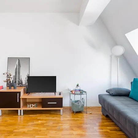 The Cube Apartman
